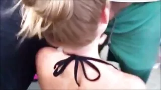কুৎসিত লাল কেশবিশিষ্ ...