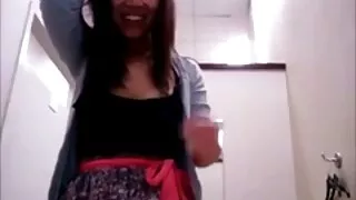 পর্যাপ্ত বুটি সহ দুট ...