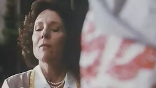 লিলি অ্যাডামস বন্ধুর ...