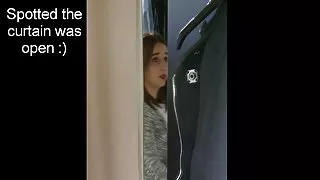 কমনীয় অপেশাদার গাল  ...
